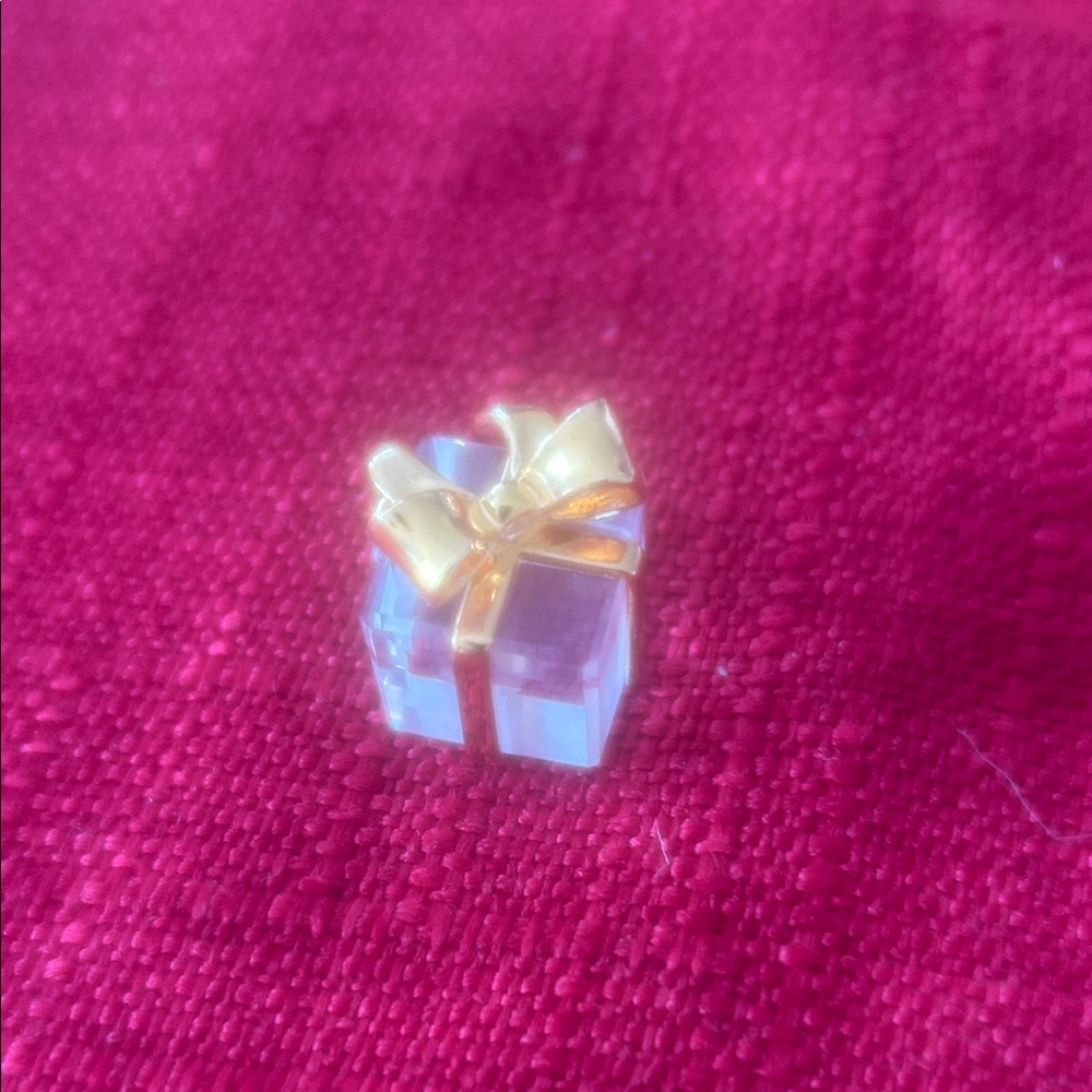 Swarovski - * Crystal Gift Box with Golden Bow - Decorative Miniature